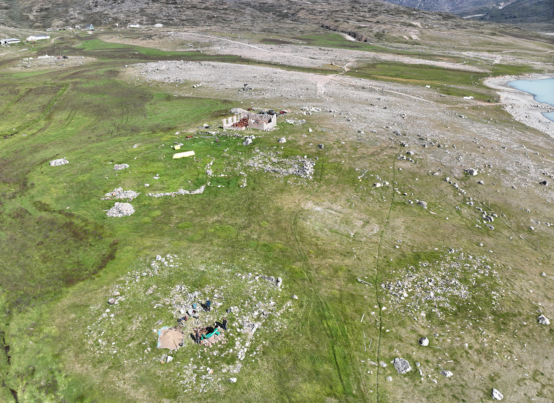 The church ruins are visible in the foreground.